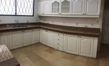 Kennedy Norte, Renta de Villa de 3 plantas de 4 dorm en excelente ubicación