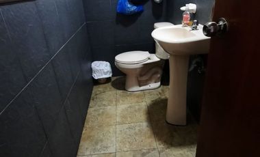 Vendo casa rentera Colegio Militar Eloy Alfaro Orellana