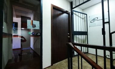 Vendo casa rentera Colegio Militar Eloy Alfaro Orellana