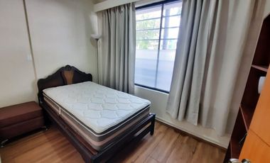 Vendo casa rentera Colegio Militar Eloy Alfaro Orellana