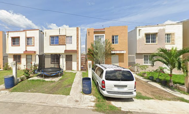 CASA EN FRESNO, ARBOLEDAS IV, ALTAMIRA, TAMAULIPAS. ¡CASA EN REMATE! -FQA