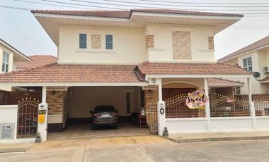 SALE  House in Ton Pao, San Kamphaeng, 4 bedrooms, 5 bathrooms. Price 6,900,000 Bath. Tel. 081135----