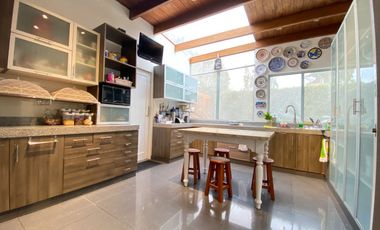EXCLUSIVA CASA DE CAMPO CON PISCINA Y GRAN ÁREA SOCIAL EN FUNDO PASO CHICO, LURÍN