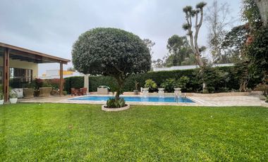 EXCLUSIVA CASA DE CAMPO CON PISCINA Y GRAN ÁREA SOCIAL EN FUNDO PASO CHICO, LURÍN