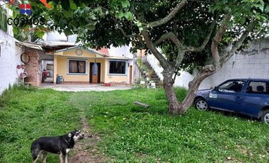 Casa con terreno de venta en Cotacachi