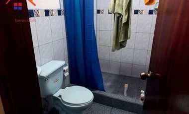 Casa con terreno de venta en Cotacachi