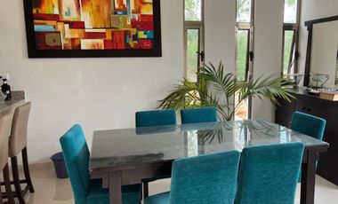 Renta de casa amueblada en Privada Residencial Yaxlum