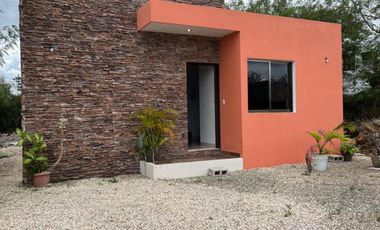 Renta de casa amueblada en Privada Residencial Yaxlum