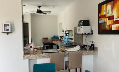Renta de casa amueblada en Privada Residencial Yaxlum