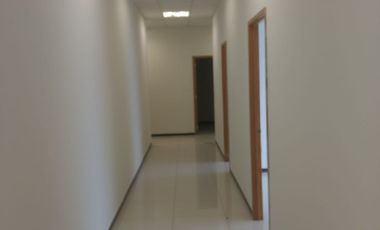 OFICINAS EN RENTA DE 385M2 EN EL PRIMER PISO CERCA DE PIE DE LA CUESTA