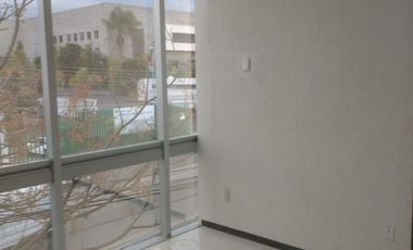 OFICINAS EN RENTA DE 385M2 EN EL PRIMER PISO CERCA DE PIE DE LA CUESTA