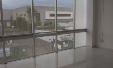 OFICINAS EN RENTA DE 385M2 EN EL PRIMER PISO CERCA DE PIE DE LA CUESTA