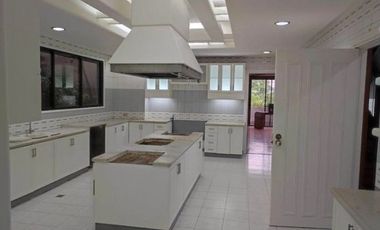 10BR Mansion for Lease at White Plains, QC