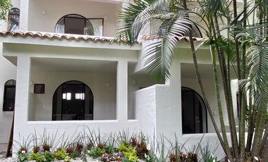 Vive en Jardines de Reforma: Moderno Departamento de 2 Habitaciones en Zona Dorada.