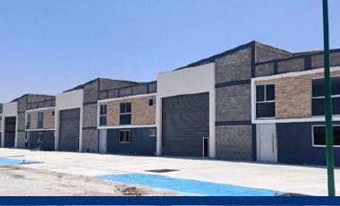 BODEGA EN RENTA  TERRENO 1000 MT2  $ 60.000  RENTA MENSUAL  MAS   IVA  TOTALMENTE NUEVA ESTRENALA  ZONA CENTRAL DE ABASTOS.  AREA DE OFFICINAS  ESTACIONAMIENTO PARA AUTOS  PORTON CON ENTRADA TRAILER   FRACCIONAMIENTO PRIVADO  CON CONTROL DE ACCESO   PODRIAN RENTARSE A TUS NECESIDADES  2000 A 3000  4000 MIL MT  O QIIZA MAS A TU NECESIDAD.