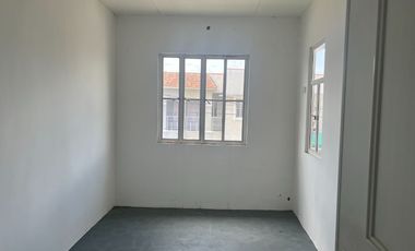 FORECLOSED PROPERTY  KENSINGTON DIANA TOWNHOUSE