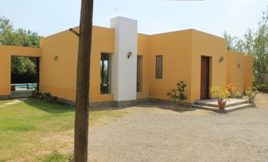 LINDA CASA DE CAMPO CON GRAN PISCINA  EN CONDOMINIO LA TOSCANA, CAÑETE