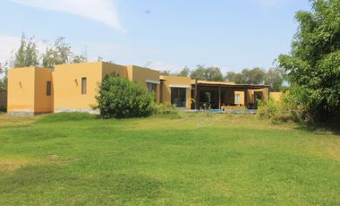 LINDA CASA DE CAMPO CON GRAN PISCINA  EN CONDOMINIO LA TOSCANA, CAÑETE