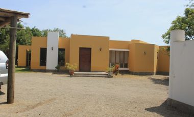 LINDA CASA DE CAMPO CON GRAN PISCINA  EN CONDOMINIO LA TOSCANA, CAÑETE