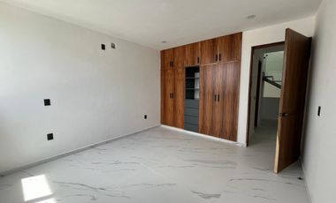 CASA EN VENTA EN VALLE IMPERIAL