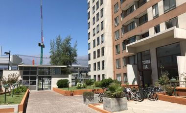 Hermoso depto 2D 1B con estacionamiento.    Metro Vicente Valdes La Florida