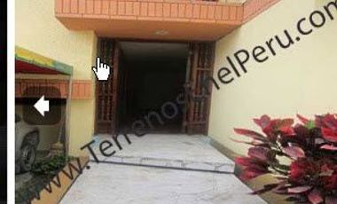 Casa en Surco 3 Pisos mas Oficina