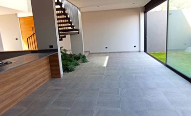 ALTOZANO, VENTA DE RESIDENCIA DE AUTOR, EN LA MEJOR UBICACIÓN DE QUERÁTARO, CONÓCELA.
