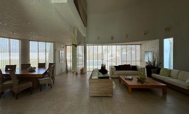 CASA EN VENTA EN FRACCIONAMIENTO LOMAS DE COCOYOC MORELOS