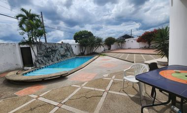 Via la Costa, Venta de excelente Casa 3 dormitorios con piscina