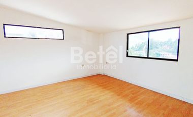 Casa comercial en venta en Cuenca cerca del mirador de Turi