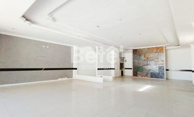 Casa comercial en venta en Cuenca cerca del mirador de Turi