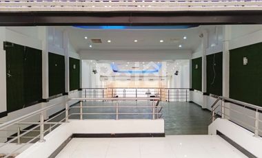 Casa comercial en venta en Cuenca cerca del mirador de Turi