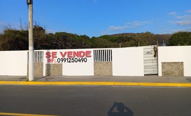 TERRENO EN EL MALECON DE CRUCITA