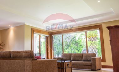 EN VENTA CASA DE LUJO VIA IMBAYA