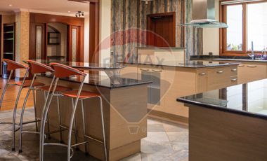 EN VENTA CASA DE LUJO VIA IMBAYA