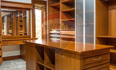 EN VENTA CASA DE LUJO VIA IMBAYA