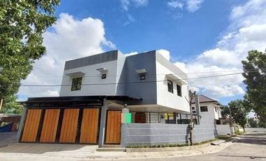 SEMI-FURNISHED MODERN HOME NEAR S&R AND NLEX 3BR 3T&B WITH SWIMMING POOL CORNER LOT