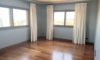 Vendemos en Temuco  amplio y luminoso departamento en Edificio El Conquistador.