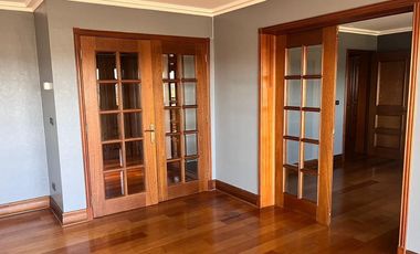 Vendemos en Temuco  amplio y luminoso departamento en Edificio El Conquistador.