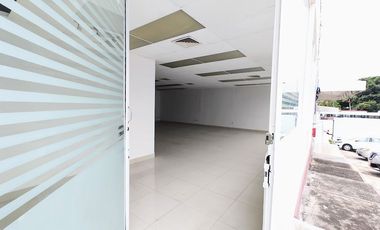OFICINAS EN RENTA EN PLAZA SOBRE AVENIDA PRINCIPAL EN CUERNAVACA