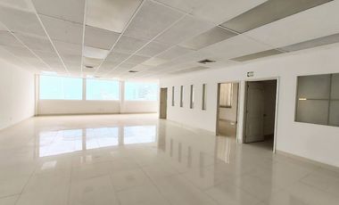 OFICINAS EN RENTA EN PLAZA SOBRE AVENIDA PRINCIPAL EN CUERNAVACA