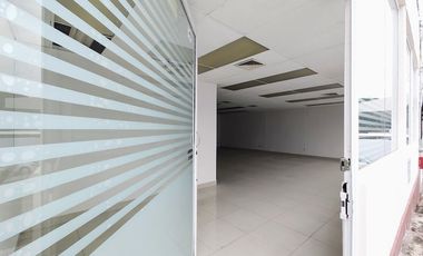 OFICINAS EN RENTA EN PLAZA SOBRE AVENIDA PRINCIPAL EN CUERNAVACA