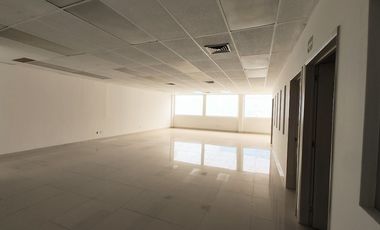 OFICINAS EN RENTA EN PLAZA SOBRE AVENIDA PRINCIPAL EN CUERNAVACA