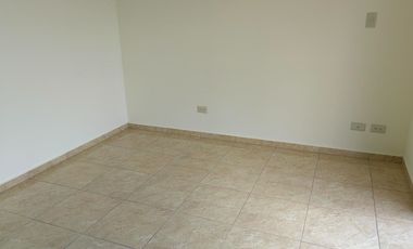 Casa de venta en la Urbanización Durán City, 3 dormitorios, por estrenar.