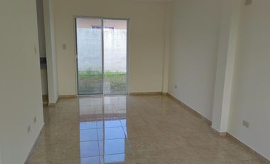 Casa de venta en la Urbanización Durán City, 3 dormitorios, por estrenar.
