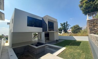 CASA EN VENTA EN EL FRACC. LOMAS DE COCOYOC