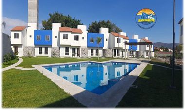Casas con alberca excelente ubicación