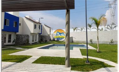 Casas con alberca excelente ubicación