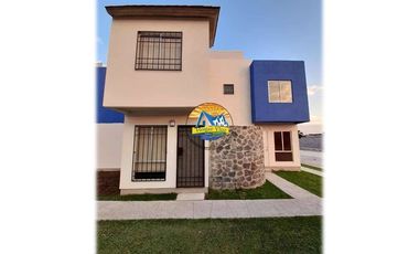 Casas con alberca excelente ubicación