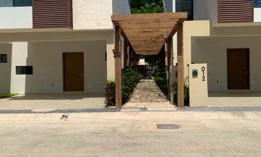 Venta de Casas Nuevas Listas para Estrenarse en Playa del Carmen Ubicación Privilegiada